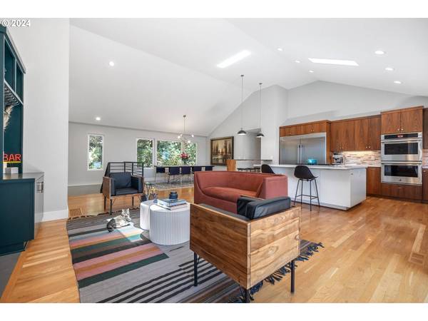 1234 SW 57TH AVE, Portland, OR 97221