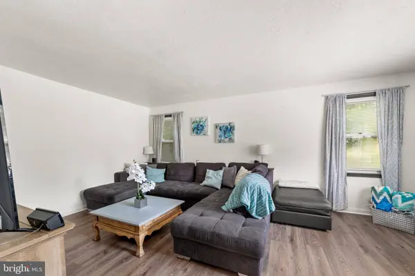 7 W DELAWARE TRL, Medford, NJ 08055