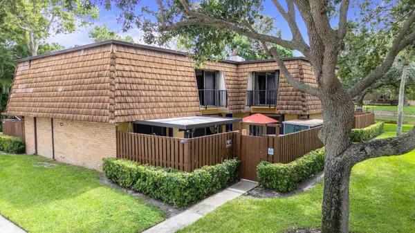 3017 30th LN, Greenacres, FL 33463