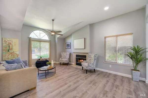 555 Countryside DR, Vacaville, CA 95687