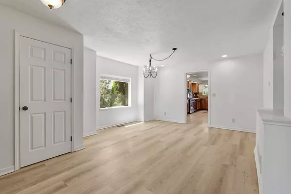 707 E 32nd Ave, Spokane, WA 99203