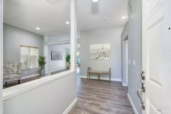 555 Countryside DR, Vacaville, CA 95687