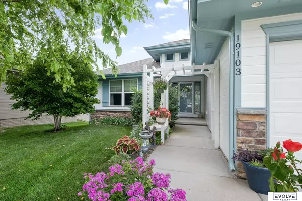 19103 Ohio Street, Omaha, NE 68022