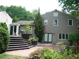 32 Strawberry Hill Rd, Branchburg Twp., NJ 08876