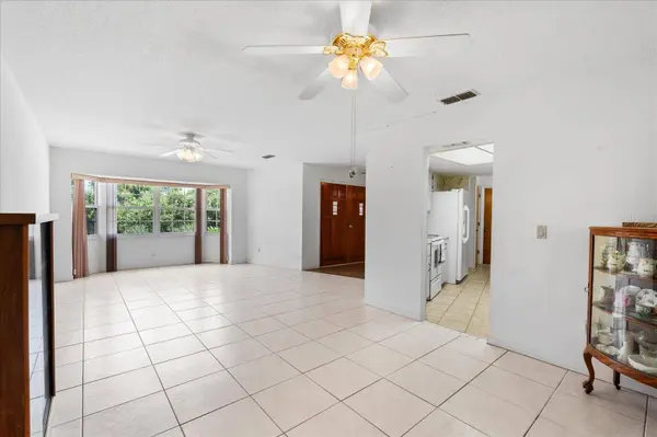 1801 E CHAPEL DR, Deltona, FL 32725