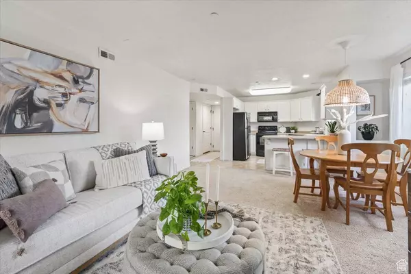 196 E SPENCER PEAK WAY WAY S #D1, Draper, UT 84020