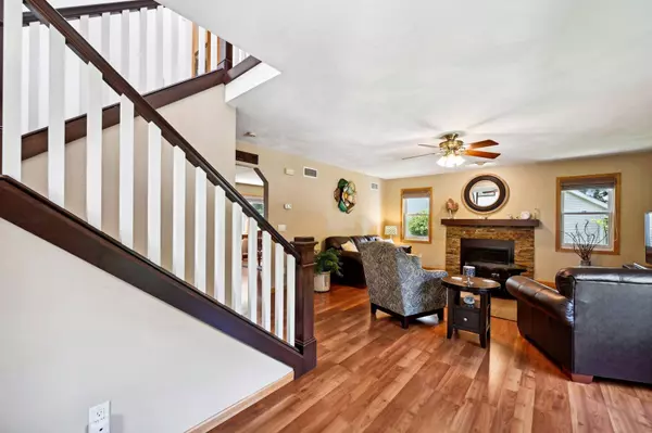 1701 Dover Drive, Waunakee, WI 53597
