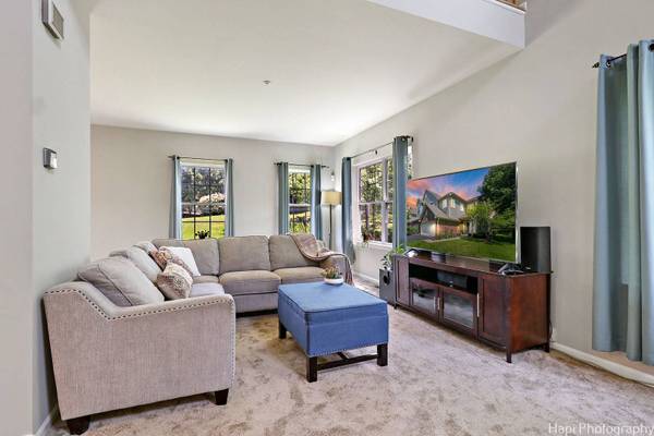 6061 Delaney DR #1, Hoffman Estates, IL 60192