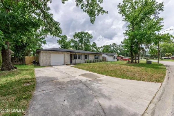 7869 JOLLIET DR, Jacksonville, FL 32217