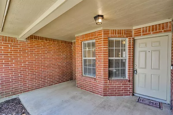 502 Starling Drive, Desoto, TX 75115