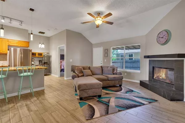 502 Starling Drive, Desoto, TX 75115