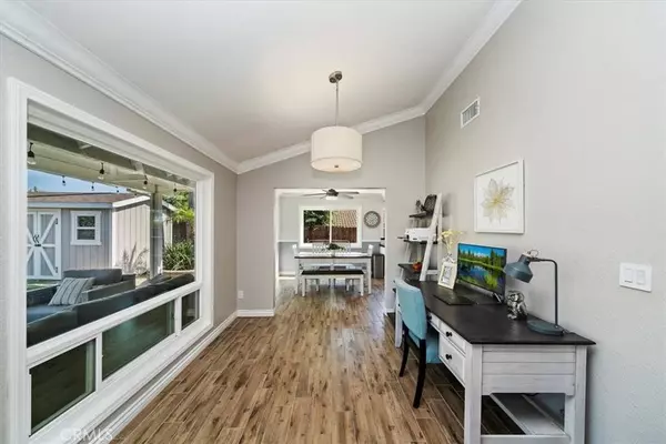 2072 Applegate DR, Corona, CA 92882