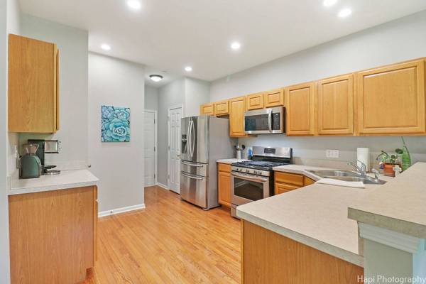 6061 Delaney DR #1, Hoffman Estates, IL 60192