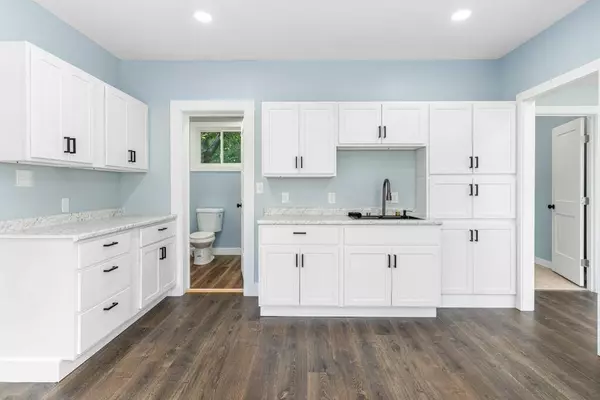 40 Cottage ST, Lewiston, ME 04240