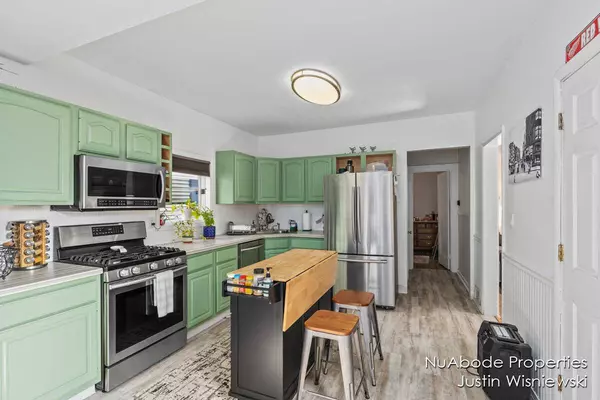 1130 Myrtle NW Street, Grand Rapids, MI 49504