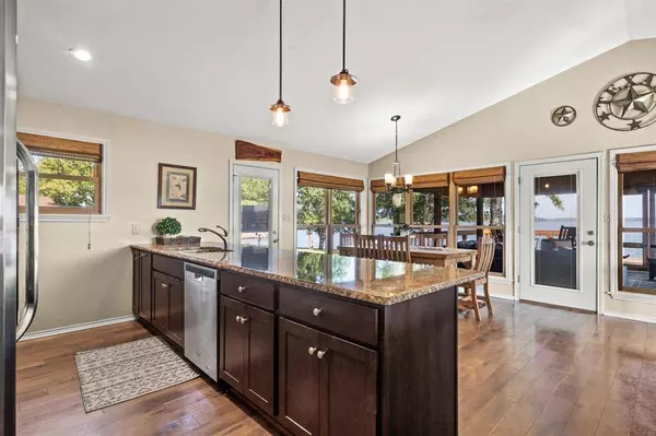 215 Rocky Point Road, Mount Vernon, TX 75457