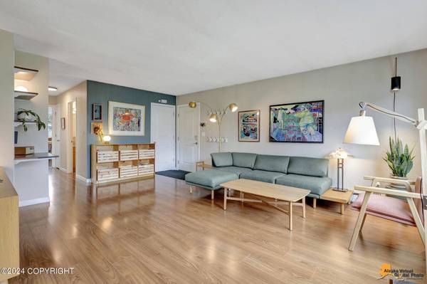 2206 W 46th AVE, Anchorage, AK 99517