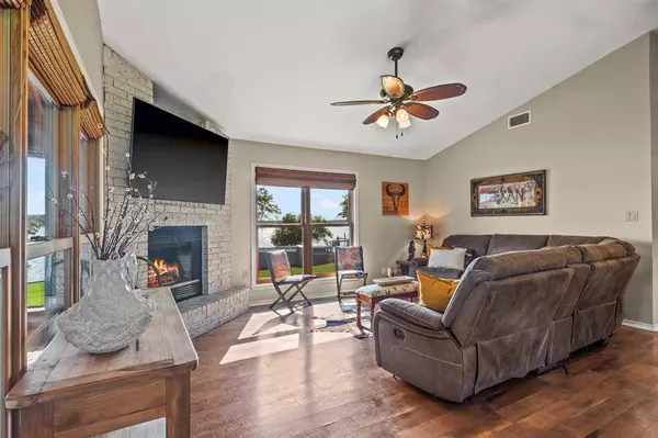 215 Rocky Point Road, Mount Vernon, TX 75457