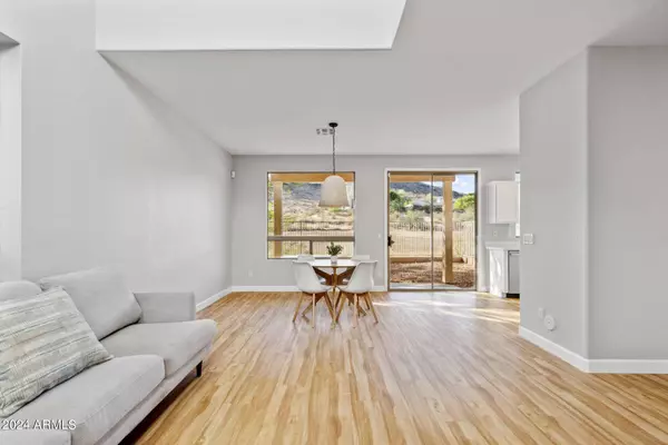 16832 S BLUE Court, Phoenix, AZ 85048