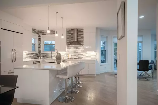 840 Timbers Edge LN, Northbrook, IL 60062