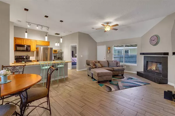 502 Starling Drive, Desoto, TX 75115