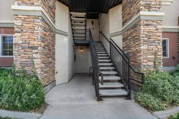 196 E SPENCER PEAK WAY WAY S #D1, Draper, UT 84020