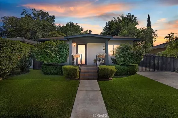 220 W Kendall ST, Corona, CA 92882