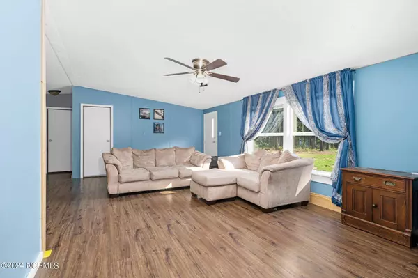 40 Bunker Lane, Louisburg, NC 27549