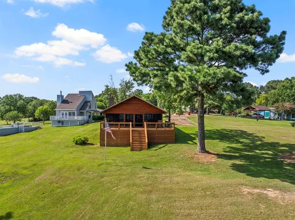 215 Rocky Point Road, Mount Vernon, TX 75457