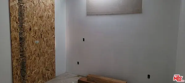 2228 W 73rd ST, Los Angeles, CA 90043