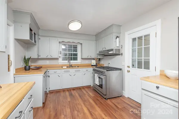 1820 Lansdale DR, Charlotte, NC 28205