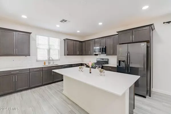 743 N ABALONE Court, Gilbert, AZ 85233