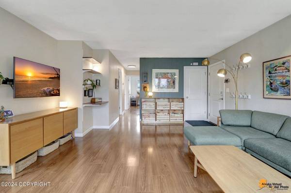 2206 W 46th AVE, Anchorage, AK 99517