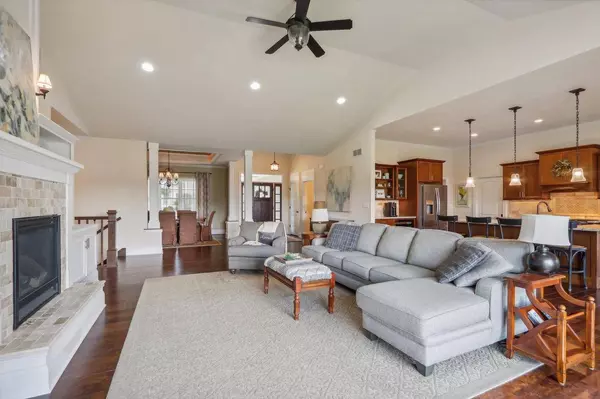 1650 Bellewood Drive, Waunakee, WI 53597