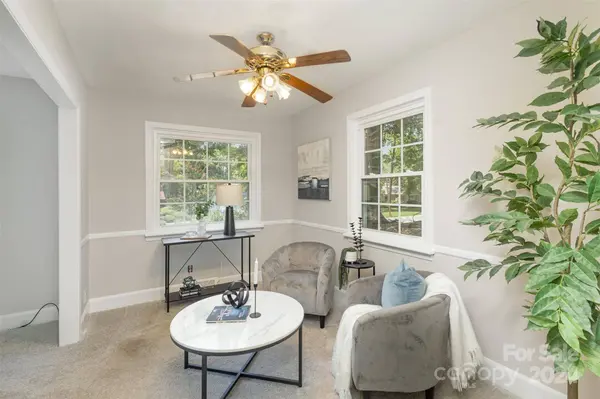 1820 Lansdale DR, Charlotte, NC 28205