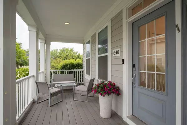 840 Timbers Edge LN, Northbrook, IL 60062