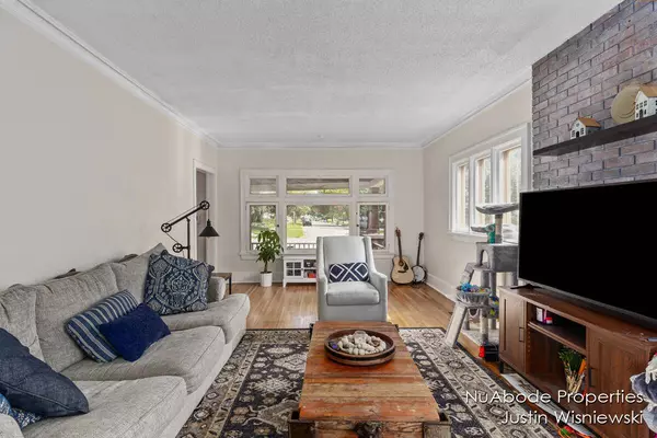 1130 Myrtle NW Street, Grand Rapids, MI 49504