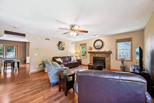 1701 Dover Drive, Waunakee, WI 53597