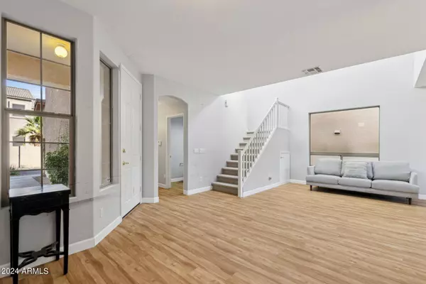 16832 S BLUE Court, Phoenix, AZ 85048