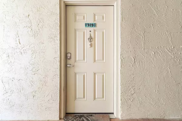 999 Ft Pickens Rd, Pensacola Beach, FL 32561