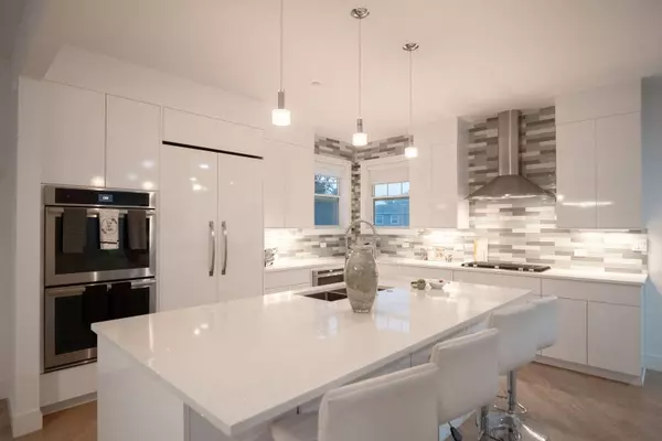 840 Timbers Edge LN, Northbrook, IL 60062