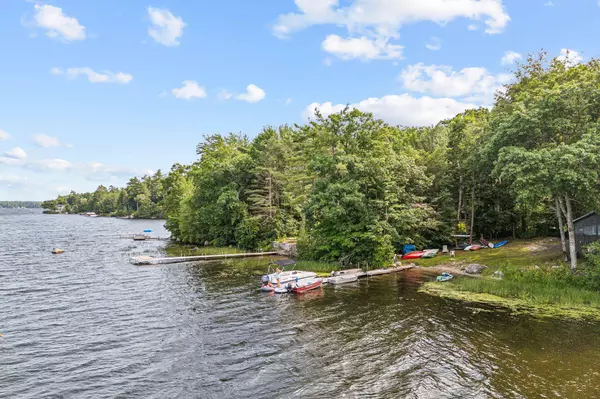 23 Amber LN, Windham, ME 04062