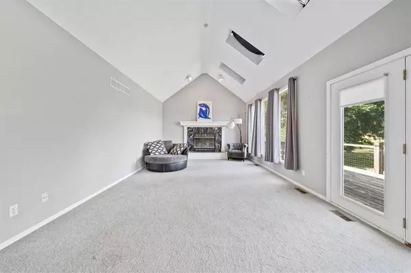 20020 S Stockman RD, Belton, MO 64012