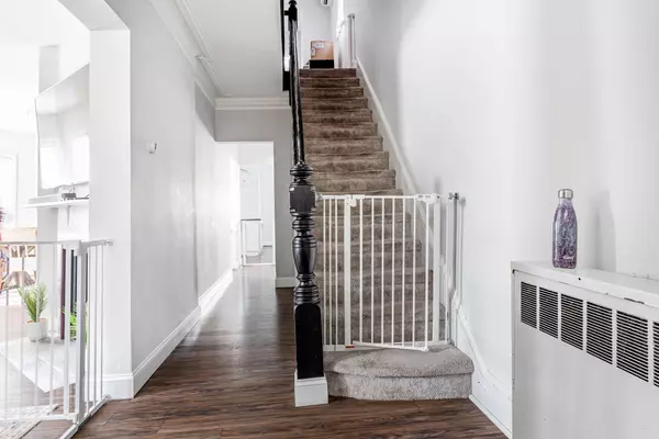 242 S 9th Ave, Mt Vernon, NY 10550-3708