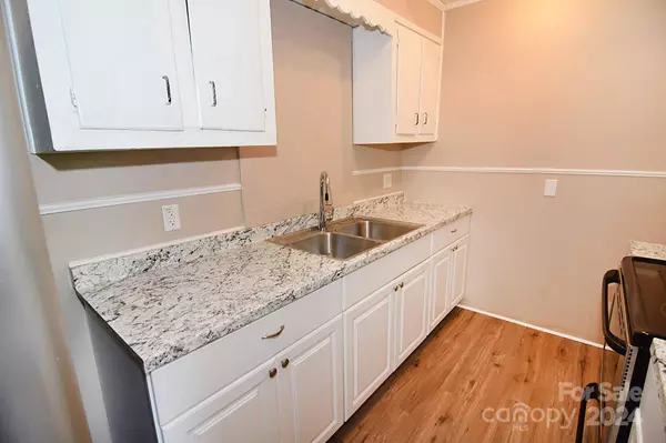 4182 Duff DR, Hudson, NC 28638