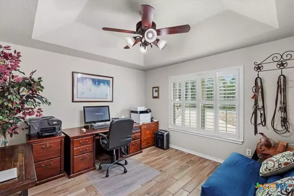 236 Green Valley LOOP, Cibolo, TX 78108