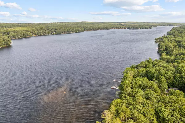 23 Amber LN, Windham, ME 04062