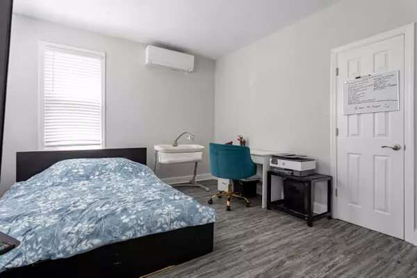 242 S 9th Ave, Mt Vernon, NY 10550-3708