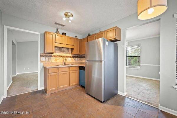 1569 CRABAPPLE COVE CT N, Jacksonville, FL 32225