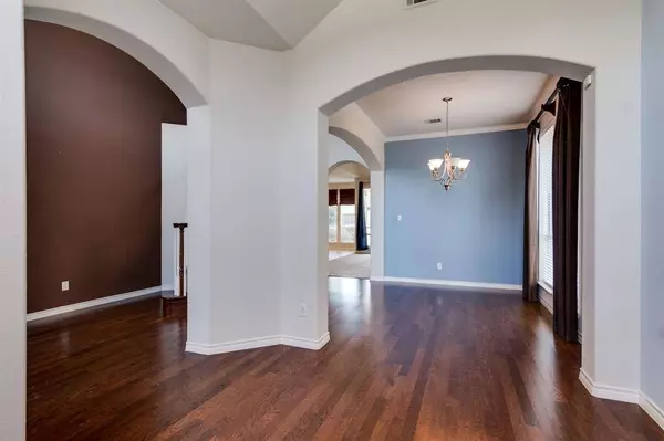 938 Mimosa Court, Burleson, TX 76028